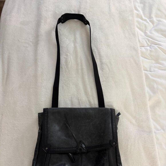 The Sak Women\'s Ventura Leather Convertible Backpack - Black